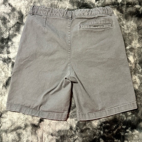 Old Navy Gray Youth Boy Shorts - Picture 5 of 5